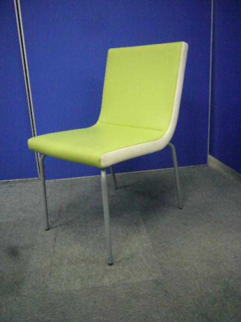 イトーキ製　【べジーナ　ハイチェア】　レタスグリーン【会議チェア】
                                    中古
            