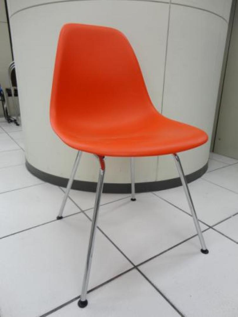 eames イームズ　サイドシェルチェア　DSX レッド　【会議チェア】
                                    中古
            