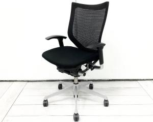 【在庫入替セール品！】【座面：クッション】【状態良好品！】スタンダードメッシュ ブラックフレーム アームレスト付 アジャストアーム オススメ(おすすめ) 大人気  ・Okamura/オカムラ ・Baron/バロン ※横浜本店撮影画像※