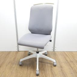 【在庫入替セール品】【背面擦れ有のため特別価格！】【2022年製！】【現行カタログ掲載品！　どんな体格の方にも快適な座り心地をご提供！　長時間座っても疲れにくい！】■オカムラ（okamura）製　スフィア（Spher）チェア　ハイバック　グレー　■肘無し　ハイバック　背面クッション　コートハンガー付き