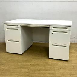 【在庫入替セール】オカムラ　アドバンス　両袖机　W1400　シリンダー錠　鍵付き　ホワイト　施錠管理も可能で安全に書類保管　※日焼け・キズありのため特価【愛知・名古屋・豊田・静岡・浜松】
