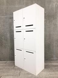 【在庫入れ替えセール品】【ノートパソコンや書類の収納もバッチリ!投入口あり!】■オカムラ製 レクトラインシリーズ 6人用パーソナルメールロッカー ダイヤル錠 ■ベース付き 内部に電源タップ ■ホワイト(T8)