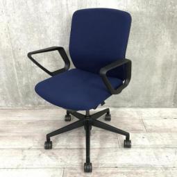 【在庫入替セール品】【定価約5万円】【長時間着座しても疲れにくい安定した座り心地の固定肘付きOAチェアの入荷です】■内田洋行製　クレネ　肘付きOAチェア(T8)