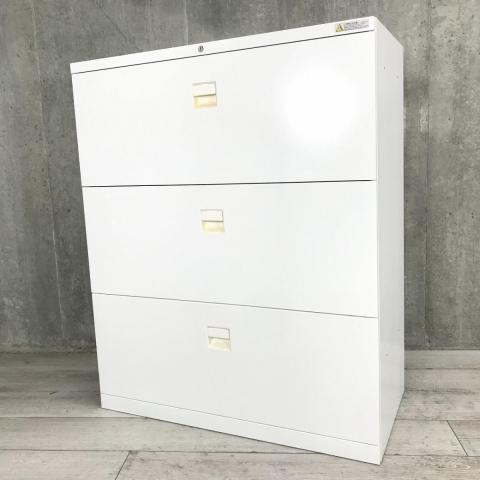 【在庫入れ替えセール品】【定番の3段ラテラル（引き出し）タイプ！大きく開いて収納物が見やすく、収納力も抜群！】■オカムラ（okamura）製　SAシリーズ　■ローキャビネット　3段ラテラル書庫　■シリンダー錠　■ホワイト(T8)