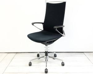 【モダンな空間を演出！グッドデザイン賞を受賞した逸品！ 】■オカムラ製　モードチェア　ダークグレー　デザインアーム付　■インナーメッシュ構造による優しく包み込む座り心地！ 【okamura　mode】A01085772