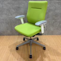 オカムラ製のオフィスチェア(事務椅子)/可動肘付きミドルバック/コーラルシリーズ】が入荷いたしました！　＊良品を格安で！「オフィスバスターズ福岡南店」は、福岡を拠点として、全国へ中古オフィス用品・オフィス家具を提供しております。