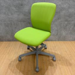 オカムラ製のオフィスチェア(事務椅子)/肘無しローバック/スラートシリーズ】が入荷いたしました！　＊良品を格安で！「オフィスバスターズ福岡南店」は、福岡を拠点として、全国へ中古オフィス用品・オフィス家具を提供しております。