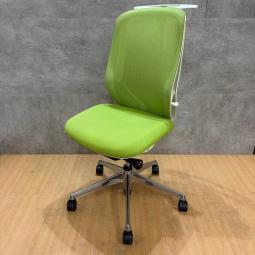 オカムラ製のオフィスチェア(事務椅子)/肘無しハイバック/シルフィシリーズ】が入荷いたしました！　＊良品を格安で！「オフィスバスターズ福岡南店」は、福岡を拠点として、全国へ中古オフィス用品・オフィス家具を提供しております。