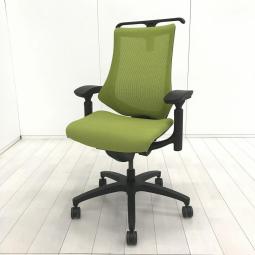 【フィット＆フリー！姿勢の変化にフレキシブルに対応！スタイリッシュで座り心地も抜群の高機能チェア】■イトーキ（ITOKI）製　エフチェア　肘付き　ハイバック　■可動肘　■コートハンガー付き　■モスグリーン×ブラックシェル【AD】