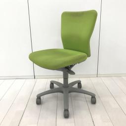 【在庫入替セール品！（本在庫限定価格）】【長年愛されるロングセラー商品！厚めのクッションで疲れにくい！】■オカムラ（okamura）製　カロッツァチェア　肘無　ローバック　■ライトグリーン　【弊社使用欄：A01050769】