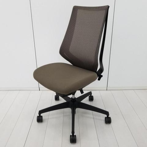 【様々な体型や姿勢にも柔軟にフィット!座り心地抜群のハイバックチェア!】■コクヨ(KOKUYO)製 デュオラ(Duora)チェア 肘無ハイバック ■背面メッシュ / 座面クッション ■ソフトベージュ×ブラックシェル 【弊社使用欄:A01085449】