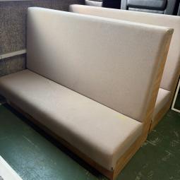 【中古】【ソファー2台セット】イトーキ ノットワーク 3人用ソファ/ファミレスソファ　 LLLP-18SShK22Y3 W1800×D750×H1200 ベージュ 2台セット｜ゆったり座れるハイバックタイプ！オフィスの応接・待合・ラウンジスペースにおすすめの大型ソファ｜中古オフィス家具をお探しならオフィスバスターズ福岡博多店へお気軽にお問い合わせください！