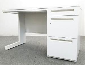 【在庫入替セール品！】3段引き出しの使い勝手の良い片袖机！大人気の幅1200mmの袖付きデスクが！
■内田洋行/スカエナ Stype/ホワイト/3段/幅1200mm