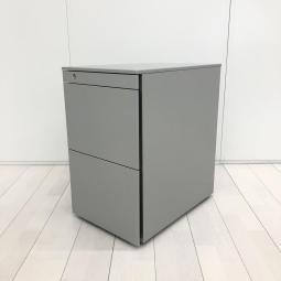 【中古】オカムラ Pro Unit（プロユニット） DE31CA Z637 3段ワゴン スキップシルバー｜A4ファイル対応の大容量収納！デスク周りをすっきり整理できる人気のサイドワゴン｜中古オフィス家具をお探しならオフィスバスターズ福岡博多店へお気軽にお問い合わせください！