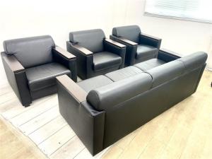 【定価約16万円】【厚感のあるおしゃれな応接ソファ！】■コクヨ/リアクト　■1人用、3人用ソファセット　■ブラック