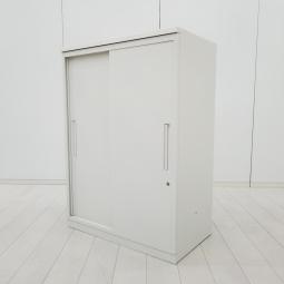 【省スペースで使いやすい！定番の引き違い書庫！】■イナバ（Inaba）製　TFシリーズ　扉引き違い　ローキャビネット　■2枚引き戸　■シリンダー錠　■天板付き　■ホワイト