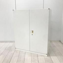 【オフィスの書類をスッキリ整理！書類の収納スペースを増やしたい方に！】■オカムラ（okamura）製　SAデュオラインシリーズ　両開き書庫　ローキャビネット　H1110㎜　■シリンダー　■ホワイト【2608】【A01087660】