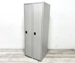 【定価約7万円】【コンパクトサイズの2人用ロッカー！個人の荷物・貴重品の管理にオススメ！】■2人用更衣ロッカー　縦型ロッカー　■グレー　■シリンダー錠　■W600　D515　H1650