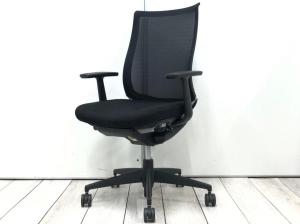 【ハイグレードなデザイン！】■コクヨ製　ベゼルチェア　可動肘付　ブラック【T8】