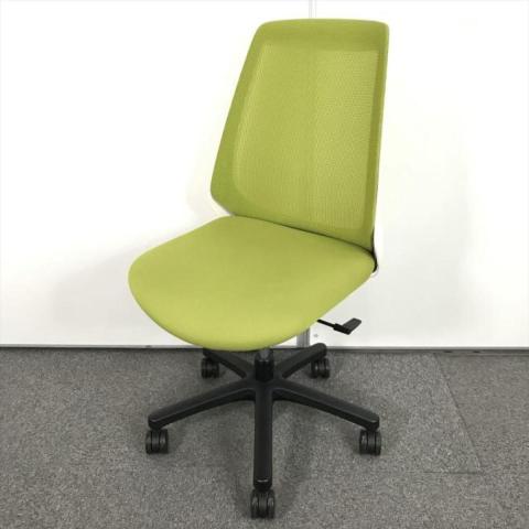 【理想的な作業姿勢をキープ！オシャレデザインで通気性の良い背もたれメッシュチェア！】
■イトーキ/ノナ チェア（nona） /モスグリーン×ホワイトフレーム×ブラック脚　肘無ハイバック　背面メッシュ