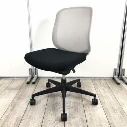 【透過性と機能性を最大限に活かした人気チェア！】■コクヨ（KOKUYO）製　シロッコ（Scirocco）チェア　肘無し　ローバック　■背面メッシュ　■背面ソフトグレー / 座面ブラック × ホワイトシェル / 脚ブラック
