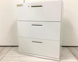 大型取っ手で開け閉めしやすい！便利な引き出しタイプの3段キャビネット！
■内田洋行/HS/ホワイト