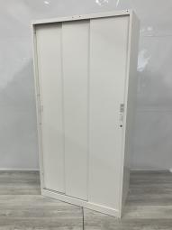 【2024年製！】【中古】【高さ1810mm、たっぷり収まる】　■ハイキャビネット　■引違い書庫　■鍵あり※愛知※名古屋※豊田※三重　
スライド　引き戸