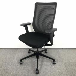 【在庫入替セール品！】高品質オフィスチェア入荷！広い座面と背面が体を優しく支える
■オカムラ/コーラルメッシュ/ブラック