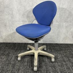 【中古】ロットあり！イトーキ プレーゴ KZ-447GA-W4N7/ローバック・ブルーのシンプルで使いやすいオフィスチェア/福岡で中古オフィス家具をお探しならオフィスバスターズ福岡博多店へお気軽にお問い合わせください！