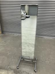 姿見(キャスター付)が3台入荷致しました！！　 
※マテハン本舗の中古商品は、千葉県柏市に在庫がございます。