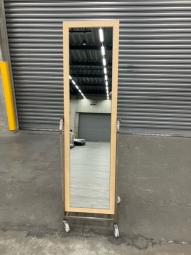 姿見(キャスター付)が1台入荷致しました！！③　 ※マテハン本舗の中古商品は、千葉県柏市に在庫がございます。
