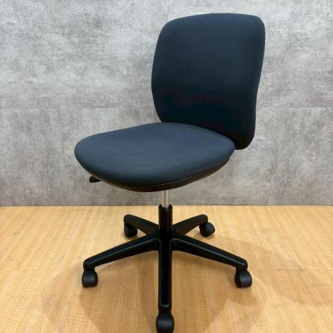 【中古】エニーザ  ウチダ（UCHIDA) 肘無ローバックチェア