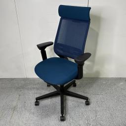 【クレジット決済優先】【2脚限定】【背もたれに座と連動して動くシンクロロッキング搭載！座面の奥行きも調整可能！】■コクヨ(KOKUYO)製　ミトラ2(Mitra2)チェア　肘付　ハイバック　背面メッシュ　■可動肘・ランバーサポート・ヘッドレスト付き　■ブルー　オフィスバスターズ　梅田本店