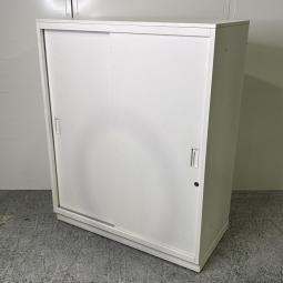 【省スペースで使いやすい！定番の引き違い書庫！】■クロガネ製 (KUROGANE)　グロウビックIVシリーズ　引き違い書庫　ローキャビネット　■2枚引き戸　■天板付き　■シリンダー錠　■ホワイト