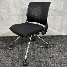 【個】【中古】クリール/ブラックのスタッキングチェア・会議室や研修スペースにおすすめの省スペースチェア/福岡で中古オフィス家具をお探しならオフィスバスターズ福岡博多店へお気軽にお問い合わせください！