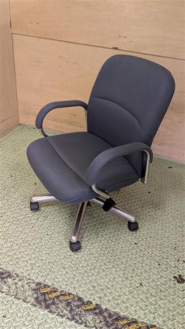 【中古】EXシリーズ  ウチダ（UCHIDA) 肘付ミドルバックチェア