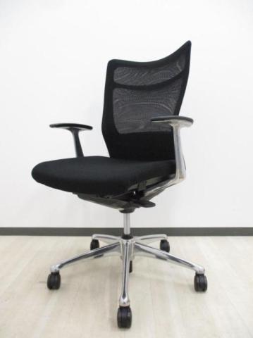 【中古】フィーゴメッシュチェア  オカムラ（okamura） 肘付ミドルバックチェア