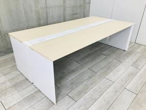 【8名での使用に最適な幅4800mm！】■コクヨ（KOKUYO）　ワークヴィスタ+（Workvista）　■W4800×D1200×H720㎜　■ライトナチュラル×ホワイト脚　■固定式配線カバー【関東倉庫在庫品】