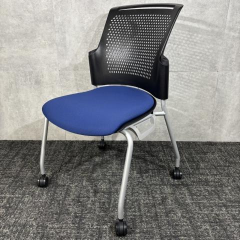 【中古】Cheddar  プラス（PLUS） スタッキングチェア