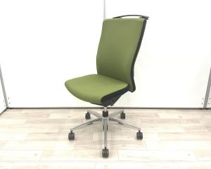 【在庫入替セール品！（本在庫限定価格）】【厚めのクッション生地とエアランバーサポート搭載による高品質な座り心地でデスクワークをサポート！】■コクヨ（KOKUYO）　プントチェア（PUNTO）　肘無　ハイバック　　■ハンガー付き　■オリーブグリーン【KN】