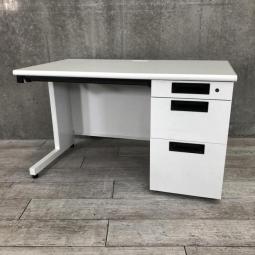【9台入荷】■プラス（PLUS）製　フラットライン　片袖机　引き出し付き　幅1200　■ホワイト