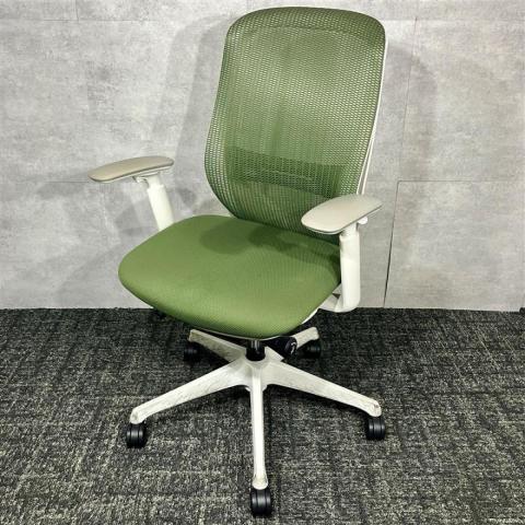 【中古】シルフィーメッシュ  オカムラ（okamura） 肘付ハイバックチェア