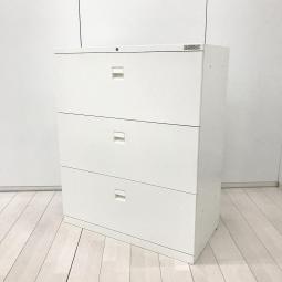 【在庫入替セール品!(本在庫限定価格)】【ファイル収納にオススメ!引出し型キャビネット!】■オカムラ(okamura)製 SAデュオラインシリーズ 3段ラテラル ローキャビネット W900×D450㎜ ■シリンダー錠 ■ホワイト【弊社使用欄:A01072256】【HU】