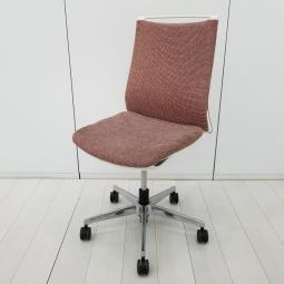 【在庫入替セール品！（本在庫限定価格）】【スタイリッシュさが人気のオフィスチェア！インナーメッシュ構造による優しく包み込む座り心地！】■オカムラ(okamura)製　　モード(mode)チェア　肘無ミドルバック　クロスバックタイプ　■レッド【弊社使用欄：A01072012】【HU】