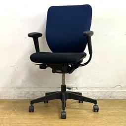 【8脚ロット入荷！】イトーキ　プラオ　肘付きハイバックモデル　固定肘　クロス：ネイビーブルー×ブラック　ランバーサポート付きで快適　嬉しい調整機能多数