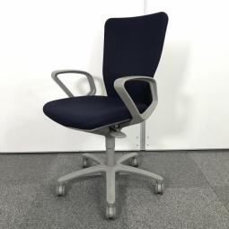 【人間工学に基づいた快適シーティング！】【ワーキングチェアの定番モデル！】■オカムラ製（okamura）カロッツァ（Carrozza）チェア　ハイバック　■固定肘付き　■ダークブルー