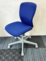 【在庫入替セール】【中古】 ■肘無ローバックチェア　■オフィスチェア　■事務椅子　■ブルー ■青 ※愛知※名古屋※豊田※三重