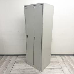 【法人様限定！来店予約で中古商品8％OFF！9月末まで　岐阜店】
【2人分の収納を1台に！使いやすい定番タイプの更衣ロッカー！】

■オカムラ製　FZシリーズ　2人用更衣ロッカー　W616×D515×H1790mm　グレー
■衣類・バッグ・私物などを個別に収納でき、オフィス・事務所・店舗・更衣室などにおすすめ！
■2人用の省スペースタイプで、限られたスペースにも設置しやすいモデル。更衣ロッカー・衣類ロッカー・個人ロッカー・従業員ロッカーをお探しの方にもおすすめです！【okamura FZ】