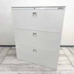 【法人様限定！来店予約で中古商品8％OFF！9月末まで　岐阜店】
【書類をすっきり整理！使い勝手の良い3段ラテラル書庫！】

■オカムラ製　レクトラインシリーズ　3段ラテラル書庫　W900×D450×H1120mm　ホワイト
■書類・ファイル・伝票などを分類して収納しやすく、オフィス・事務所の書類整理や共有収納におすすめ！
■3段の引き出し式収納で、収納物の出し入れもスムーズ。ラテラルキャビネット・書類収納・キャビネット・収納庫・オフィス収納をお探しの方にもおすすめです！【okamura Rectline】