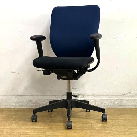 【8脚ロット入荷！】イトーキ　プラオ　肘付きハイバックモデル　クロス：ネイビーブルー×ブラック　ランバーサポート付きで快適　嬉しい調整機能多数